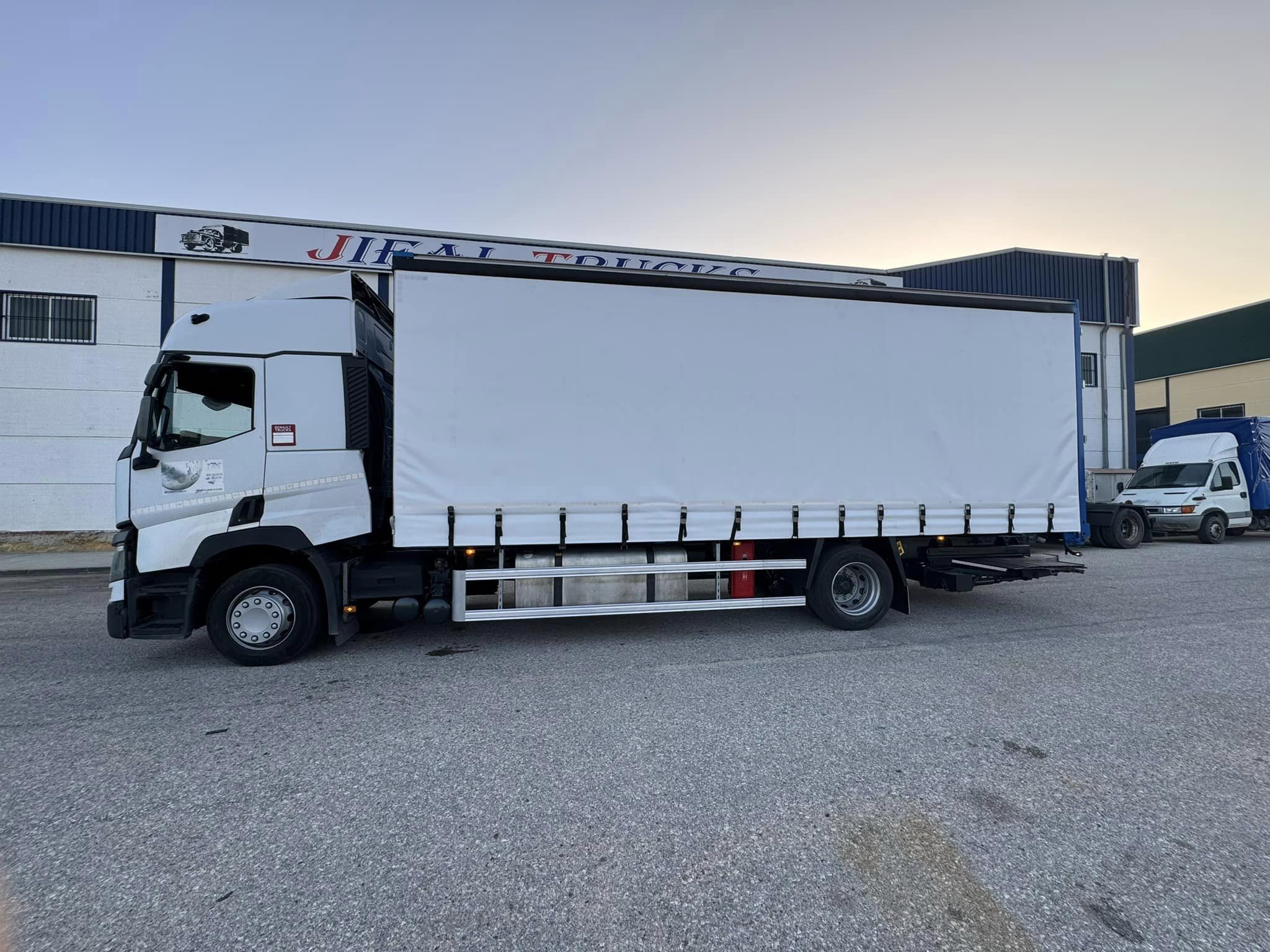 05 Renault T.460.18 19-04-2024
